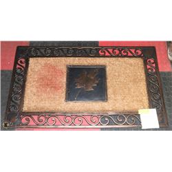MAPLE LEAF RUBBER DOORMAT