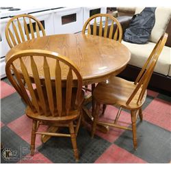 SOLID WOOD OAK TABLE WITH 4 CHAIRS