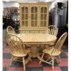 Image 1 : WOOD DINING ROOM SUITE INCL TABLE WITH 1 LEAF, 4