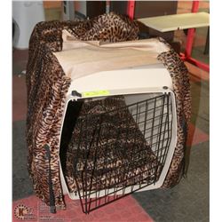 MEDIUM PET CARRIER/KENNEL, 25 X 19 X 18 COMES WITH