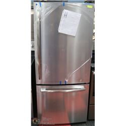 GE 20.9 CUFT BOTTOM FREEZER FRIDGE