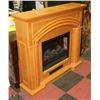 Image 1 : ELECTRIC OAK TONE FIREPLACE - NO REMOTE