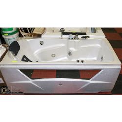 WHITE SINGLE JET TUB MODEL# WK1205