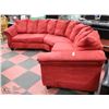 Image 2 : ESTATE RED MICROFIBER 2-PC C-SHAPED