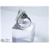 Image 4 : 8) 10KT W. GOLD BLUE DIAMOND W/SIDE DIAMOND RING