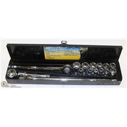 16PC SOCKET SET WITH CASE
