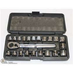 TITAN 22PC SOCKET SET WITH WRENCH