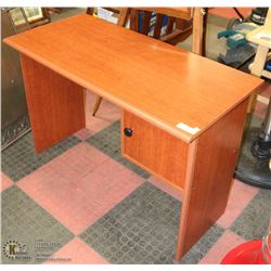 RED WOOD COLOR 1 DRAWER DESK.