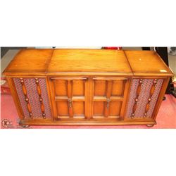 VINTAGE CONSOLE STEREO