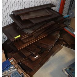 PALLET OF ASSORTED SIZES CABINET DOORS
