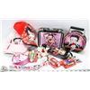Image 1 : BOX OF BETTY BOOP COLLECTIBLES INCL HATS, PHONE