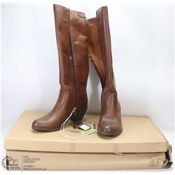 NEW GENUINE 1976 GENUINE LEATHER BOOTS SIZE 7