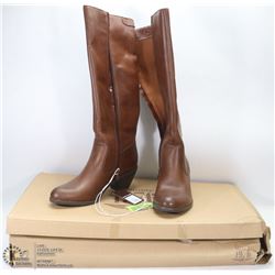 NEW GENUINE 1976 GENUINE LEATHER BOOTS SIZE 8