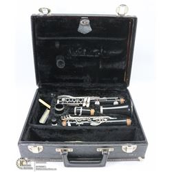 CLARINET IN CASE WITH SONG BOOKS