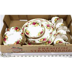 25 PC ROYAL ALBERT CHINA OLD COUNTRY ROSES