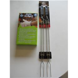 Pair Oven Gloves & Extendable Hot Dog Sticks