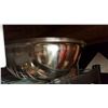 Image 4 : 7 METAL MIXING BOWLS AND 3 WILTON CAKE STAND SETS