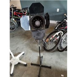 STUDIO LAMP