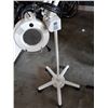 Image 3 : MAGNIFIER LAMP ON ROLLING STAND