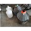 Image 2 : WICKER CARBOY COVERS AND PLASTIC CARBOYS