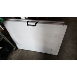 6 FOOT FOLDING MARKET TABLE