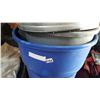 Image 2 : LOT OF GARBAGE CANS
