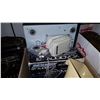 Image 2 : BOX OF ELECTRONICS AND LOUDSPEAKER