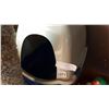 Image 2 : CAT SCRATCHING POST AND LITTER BOX