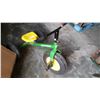 Image 2 : JOHN DEERE TRICYCLE