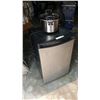 Image 1 : AS NEW DANBY BAR FRIDGE AND HAMILTON BEACH SLOW COOKER