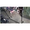 Image 2 : ADJUSTABLE ROLLING CLOTHES RACK