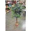 Image 1 : ARTIFICIAL TREE