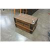 Image 1 : VINTAGE TRUNK