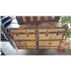 Image 1 : VINTAGE TRUNK