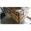 Image 2 : VINTAGE TRUNK