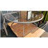 Image 2 : ROUND GLASSTOP PATIO TABLE AND 4 CHAIRS
