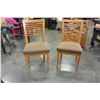 Image 3 : ROUND MAPLE DINING TABLE W/ LEAF AND 6 CHAIRS