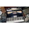 Image 1 : BLACK ACCORDIAN