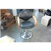 Image 1 : HYDRAULIC SALON CHAIR