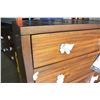 Image 3 : NEW ASHLEY SIGNATURE DESIGN WALNUT FIVE DRAWER CHEST OF DRAWERS, RETAIL $899