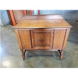 ANTIQUE OAK SINGLE DOOR SERVING CABINET WITH BARLEY TWIST LEG