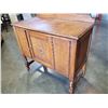 Image 2 : ANTIQUE OAK SINGLE DOOR SERVING CABINET WITH BARLEY TWIST LEG