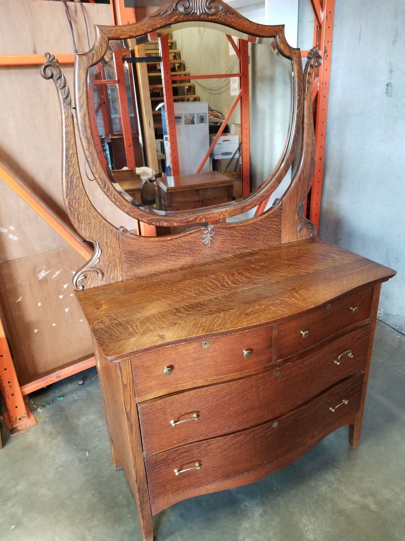 Antique Oak Bowfront 4 Drawer Dresser With Tilting Mirror