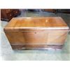 Image 1 : HONDERICH CEDAR CHEST