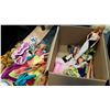 Image 2 : TRAY OF BARBIES AND CLOTHES