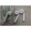 Image 1 : 1 PAIR OF APPLE EARPODS, WIRELESS, AND HALF PAIR