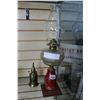 Image 1 : 2 VINTAGE OIL LAMPS