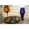 Image 1 : LOT OF DECORATIVE ART GLASS AND CENTER BOWL
