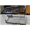Image 2 : REPTILE CASE WITH WARMING PAD