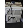 Image 2 : 9,000 BTU AIR CONDITIONER, WITH HOSE